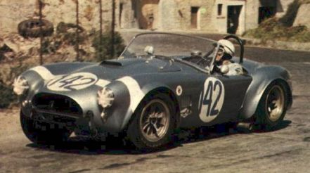 Phil Hill i Bob Bondurant - Shelby Cobra roadster.